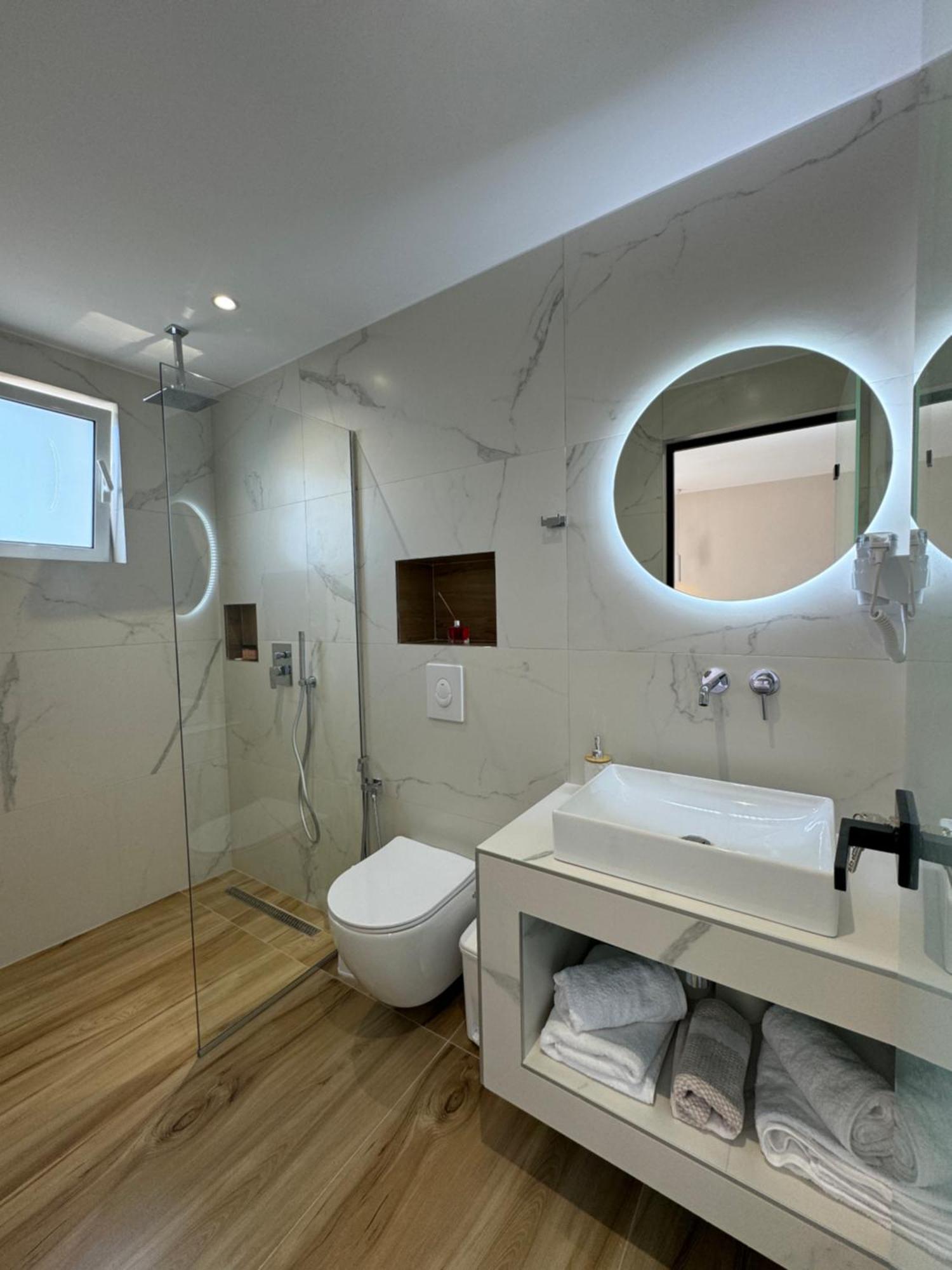 Ion Rooms Himare Eksteriør bilde
